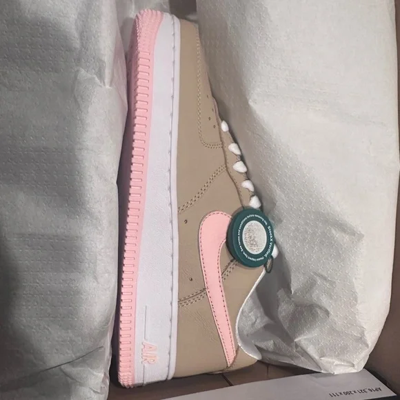 Nike Air Force 1 Low Retro women’s size 7/Men 5.5 Linen - Picture 2 of 9